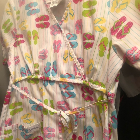 Scrubs - Picture 3 of 8